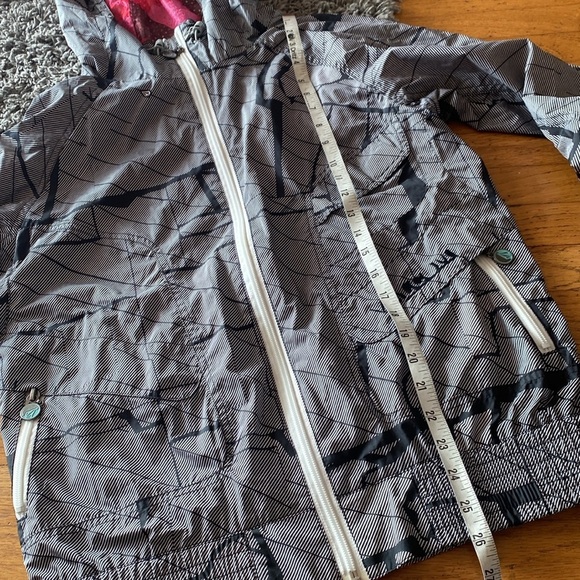 Volcom Transition Performance Driven Streetwear Hooded Windbreaker Size Medium - Picture 13 of 17